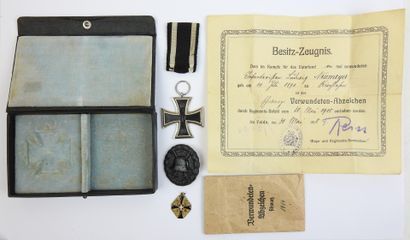 BAVIERE. Wooden box covered with black percaline...