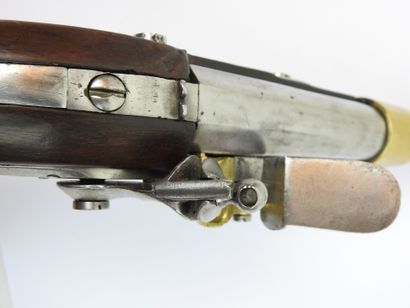 FRANCE. Pistolet à silex de cavalerie modèle...
