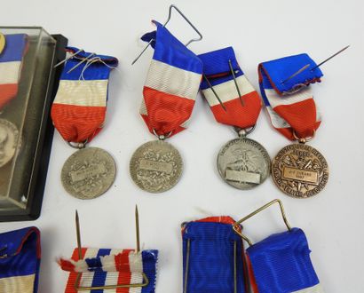 FRANCE. Lot de 10 médailles d'honneur, ministère...