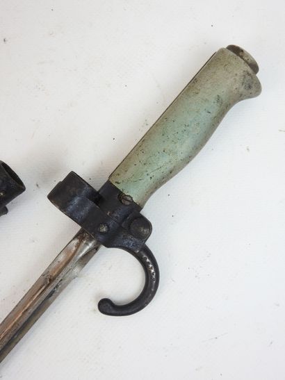 FRANCE. Baïonnette Lebel à poignée maillechort,...