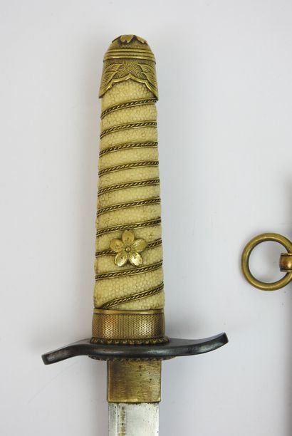 JAPON. Dague d'officier de la marine impériale...