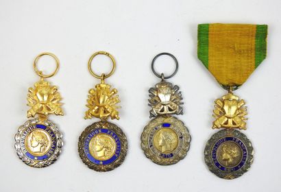 FRANCE. Suite de 4 médailles militaires dont...