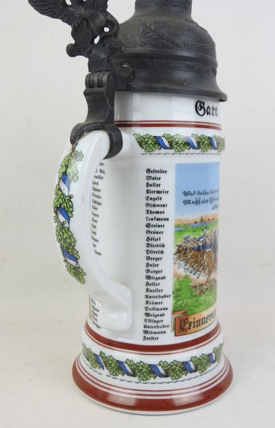 ALLEMAGNE. Chope de réserviste en porcelaine...