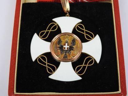 ITALIE. Ordre de la couronne, croix de commandeur...