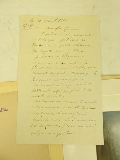 PHOTOS-DOCUMENTS. Portrait du commandant...