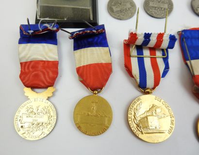 FRANCE. Lot de 10 médailles d'honneur, ministère...