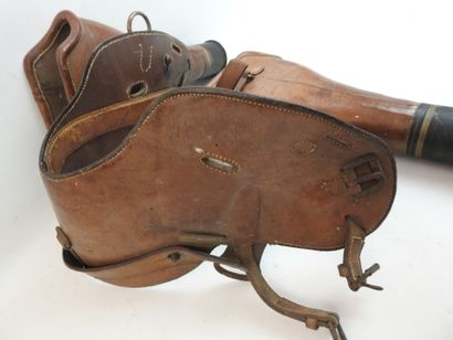 FRANCE. Paire de fontes à pistolet d'officier...