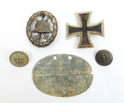 ALLEMAGNE. Boite à couvercle orné d'une croix...