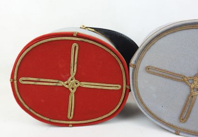 FRANCE. Suite de 2 képis, adjudant-chef des...