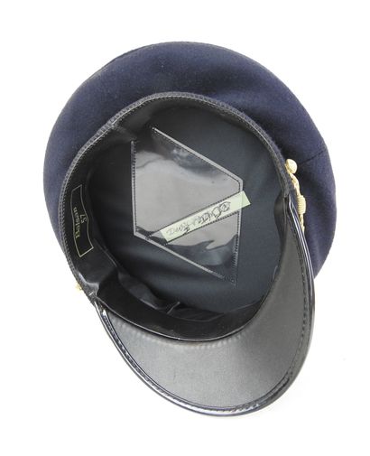MISCELLANEOUS. Officer's cap in black cloth...