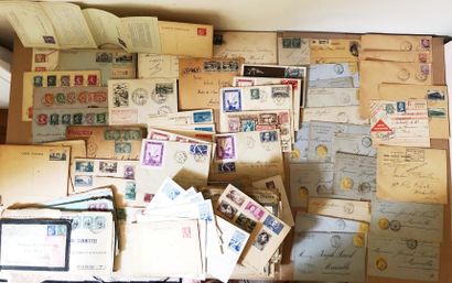 1 boite a chaussure avec plus de 225 lettres...