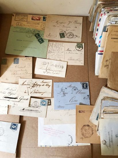 1 boite à chaussure avec + de 900 lettres...