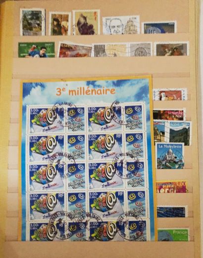 1 grand carton avec 6 albums d'un stock d'oblitérés...