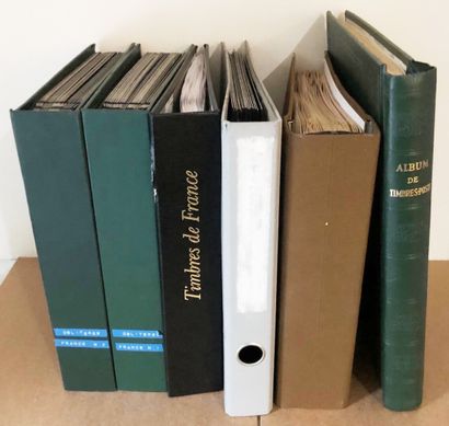 1 grand carton avec 6 albums d'un stock d'oblitérés...