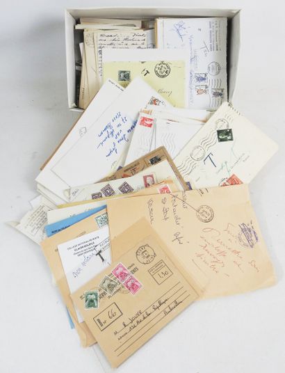 1 boite de chaussures avec 285 lettres taxées....