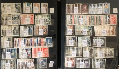 4 albums d'un petit stock de France 1920/1978...