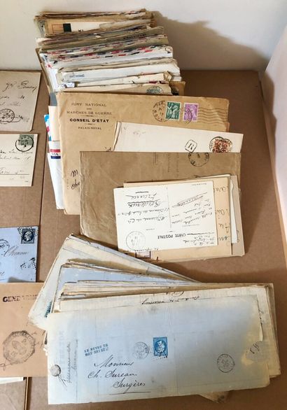 1 boite à chaussure avec + de 900 lettres...
