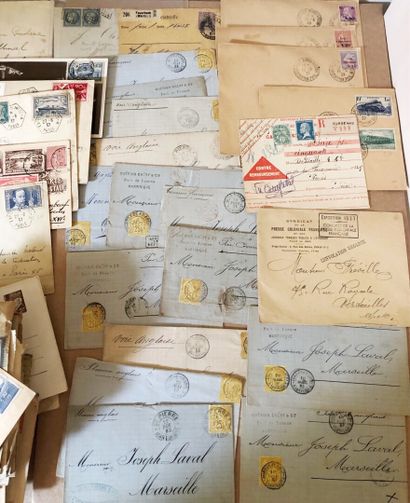 1 boite a chaussure avec plus de 225 lettres...