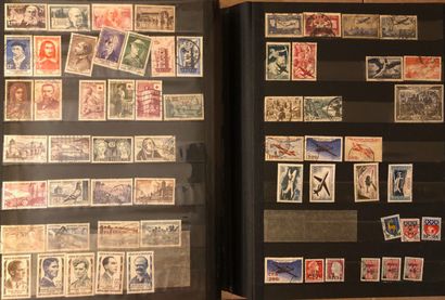 1 carton avec 3 gros albums anciens (42 pages,...