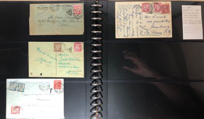 2 classeurs dont 1 Safe avec lettres de timbres...