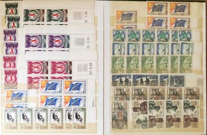 4 albums d'un petit stock de France 1920/1978...