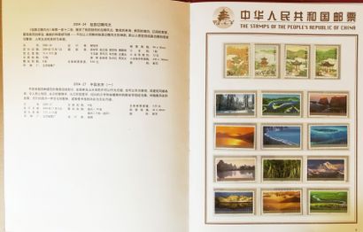 4 petits classeurs rouge de Chine dont 3...