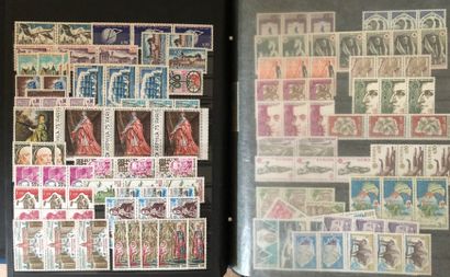 4 albums d'un petit stock de France 1920/1978...