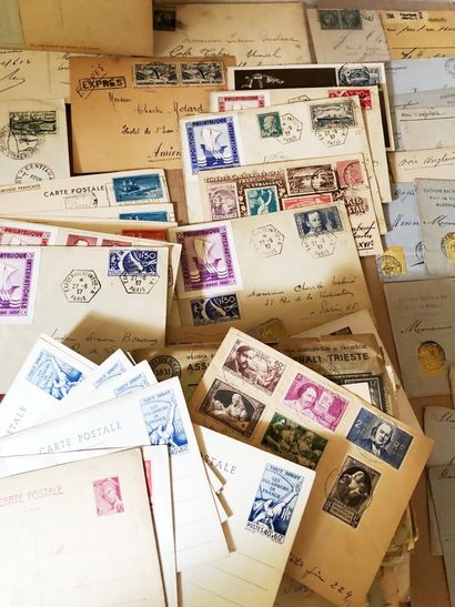 1 boite a chaussure avec plus de 225 lettres...