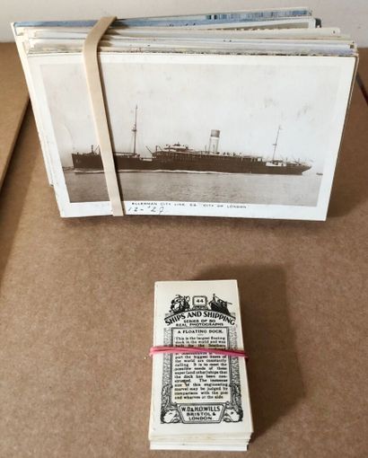 1 petit carton avec 103 cartes de bateaux...