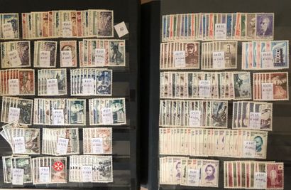 4 albums d'un petit stock de France 1920/1978...