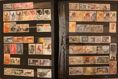1 carton avec 3 gros albums anciens (42 pages,...