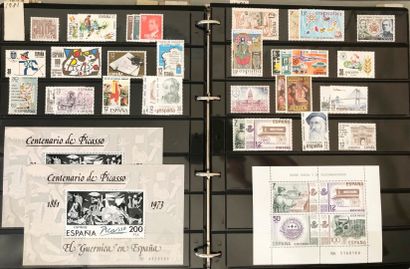 1 collection d'Espagne sous forme de mini...