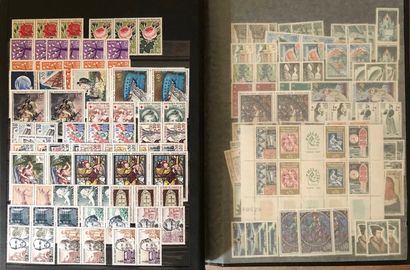 4 albums d'un petit stock de France 1920/1978...