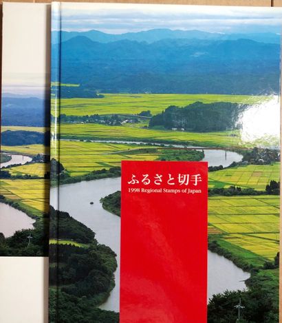 1 carton avec une collection du Japon très...