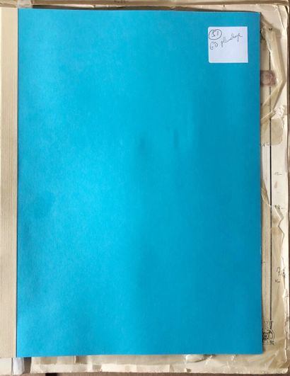1 chemise avec feuilles, pochettes et plaquettes...