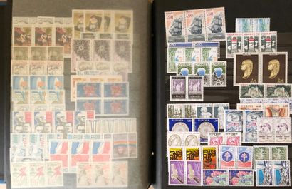 4 albums d'un petit stock de France 1920/1978...