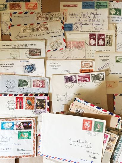 1 boite a chaussures avec plus de 400 lettres...