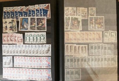 1 grand carton avec 6 albums d'un stock d'oblitérés...