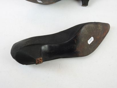 CHRISTIAN DIOR and Roger Vivier : Pair of...