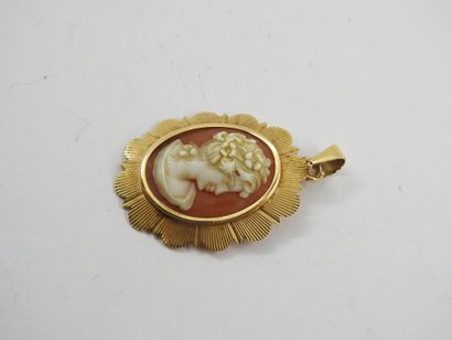PENDANT in yellow gold 750 thousandth and...
