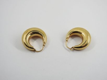 Pair of earrings in yellow gold 750 thousandths....