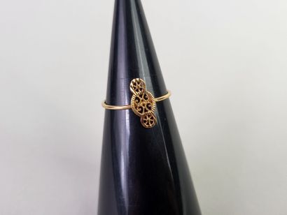 Lot of two 18K (750°/°°) yellow gold rings...