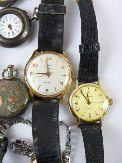 Lot of three silver neck watches. Join one...
