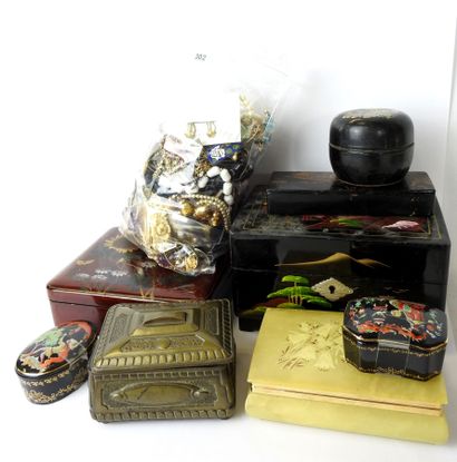STRONG LOT of FANTAISIE including rings,...