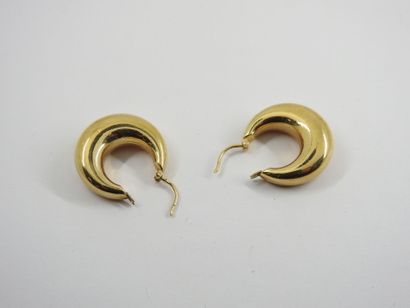 Pair of earrings in yellow gold 750 thousandths....