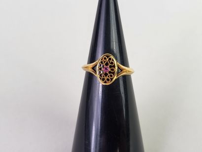 Medallion ring in 18K (750°/°°) yellow gold...