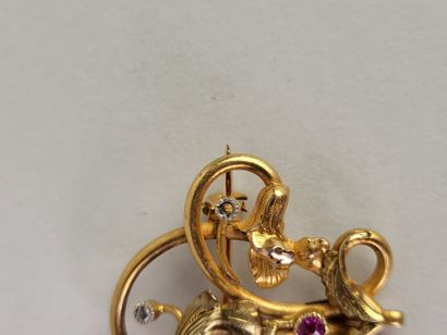 Pendant brooch in 18K (750°/°°) yellow gold,...