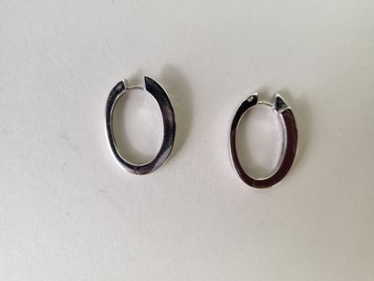 Earrings in 18K (750°/°°) white gold set...