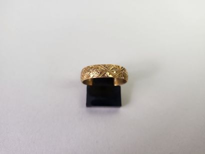 Ring in 18K yellow gold (750°/°°) chased...
