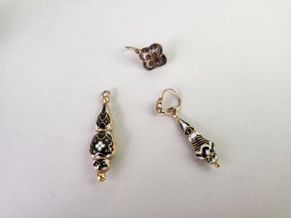 Small lot of 3 jewels in yellow gold 18K...